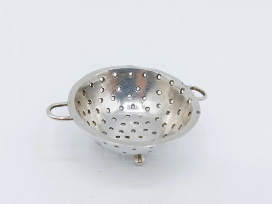 Silver miniature colander, F. van Strant II, Amsterdam, 1739