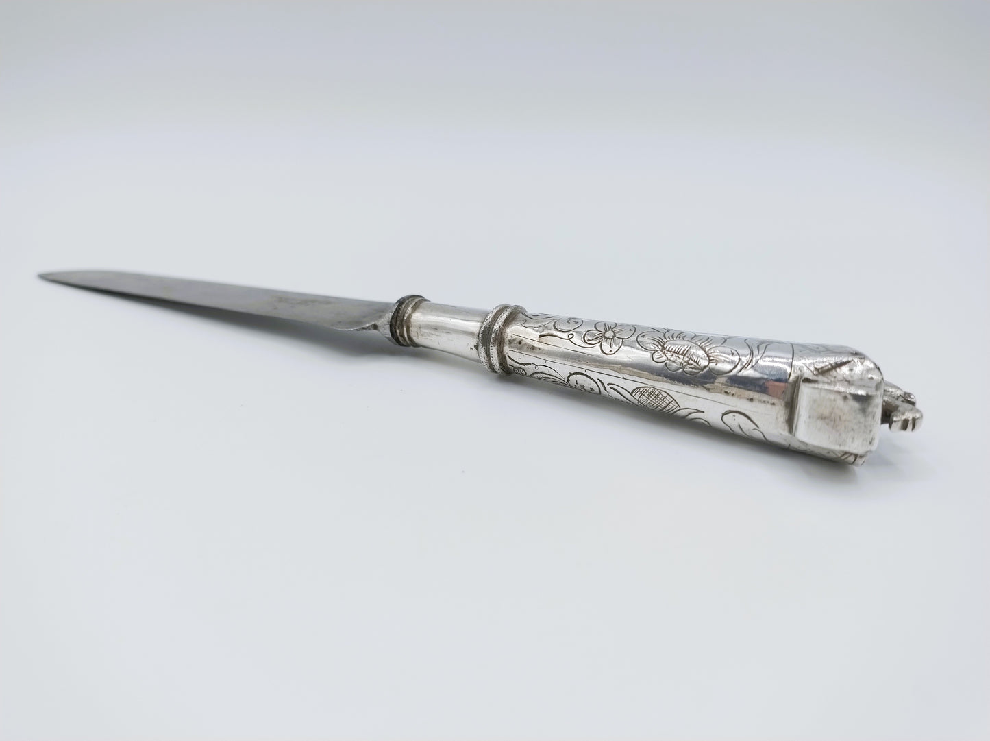 Zilveren mesheft met stalen lemmet, J. Kuyper, Middelburg, 1750