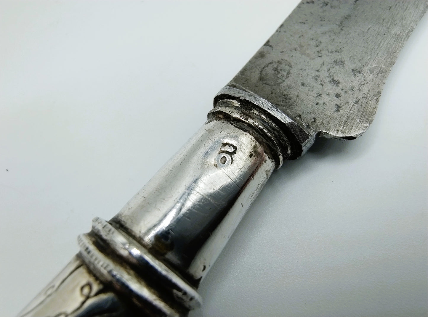 Zilveren mesheft met stalen lemmet, J. Kuyper, Middelburg, 1750