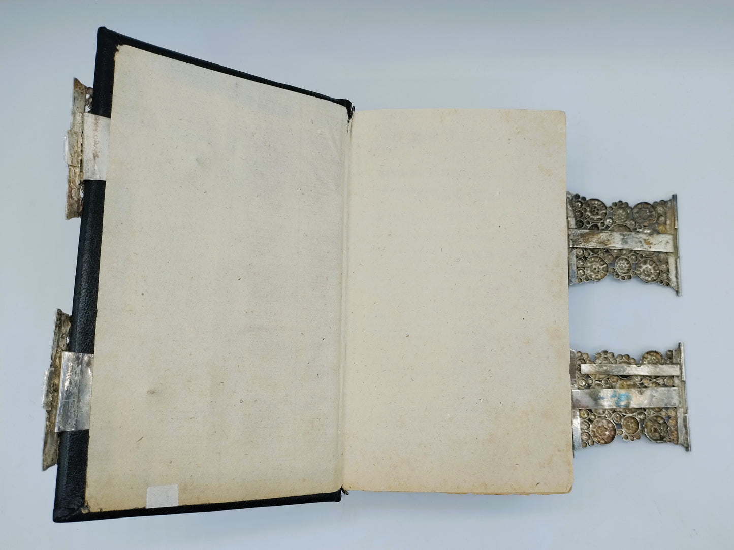 Bijbel met zilveren sloten, J. Jonker, Meppel, ca. 1870