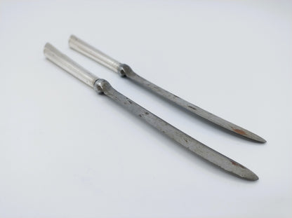 Zwei silberne Obstmesser, S. Hougham, London, Großbritannien, 1792