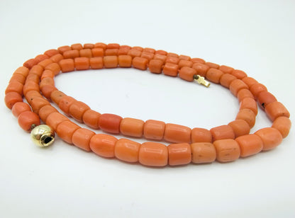 Blood coral necklace with gold ball clasp, 57.5 cm