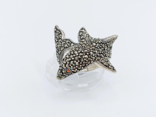 Zilveren ring, dolfijn met markasieten, 17.5 mm