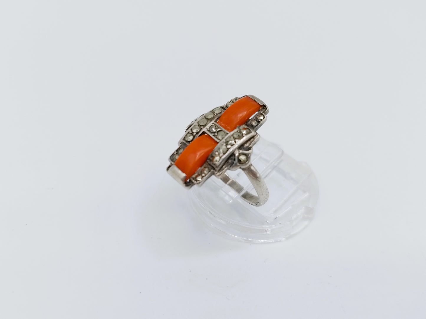 Zilveren ring, bloedkoraal met markasieten, 17 mm