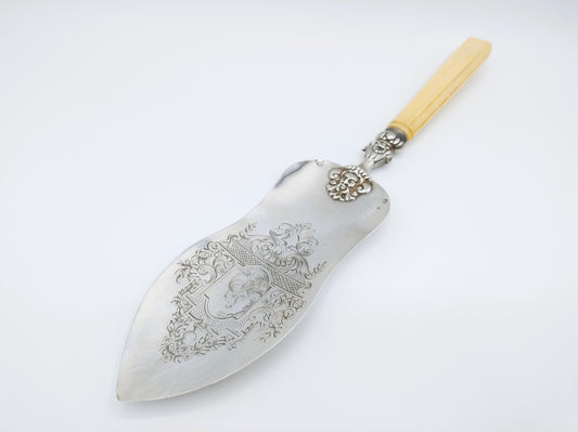 Zilveren taartschep met benen heft, E. Callot, Parijs, ca. 1850