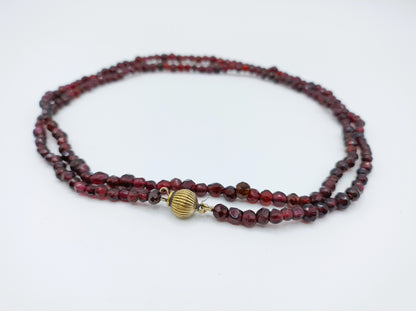 Farmer's grenade necklace with silver clasp. 78 cm 