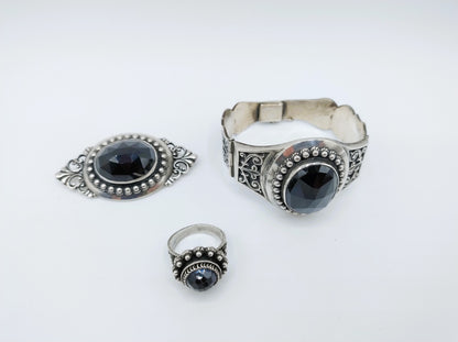Jewelry set, silver bracelet, brooch and ring, Niekerk, Schoonhoven.