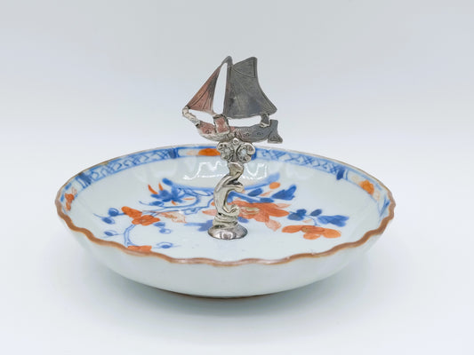 Imarischaaltje met zilveren zeilschip, 18e eeuws