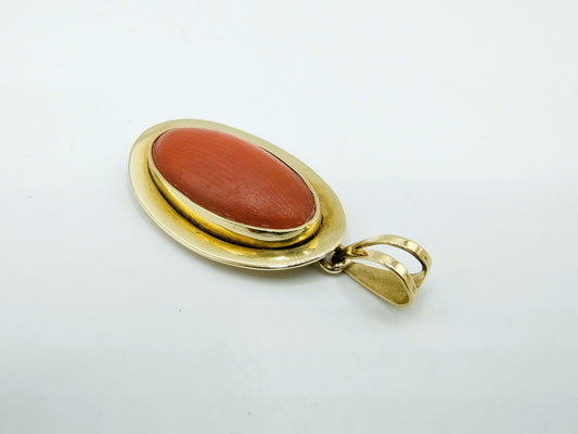 Gouden hanger met bloedkoraal, 14 karaats