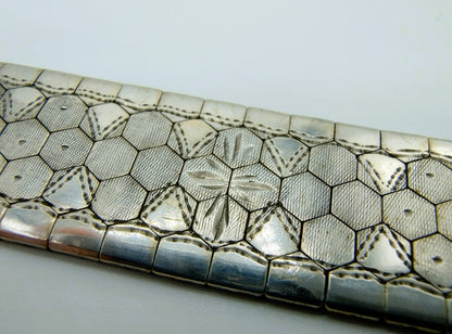 Zilveren armband met bloemmotief, 19,5 cm.