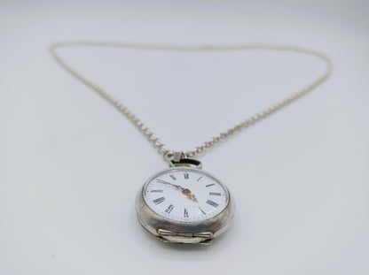 Zilveren jasseronketting met zilveren horloge hanger, 81 cm.