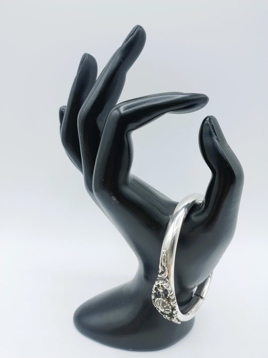 Zilveren slavenarmband met ornament