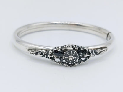Zilveren slavenarmband met ornament