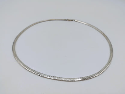Zilveren omega ketting 45,5 cm.