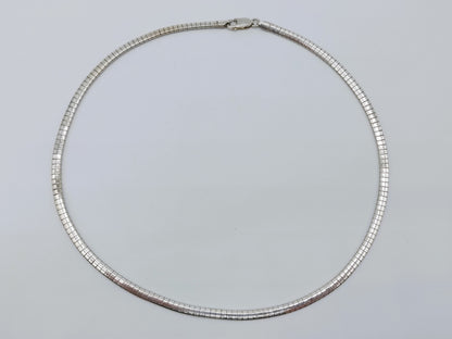 Zilveren omega ketting 45,5 cm.