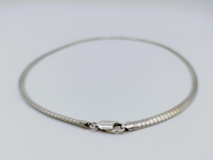 Zilveren omega ketting 45,5 cm.