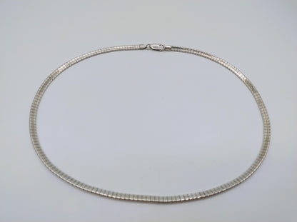 Zilveren omega ketting 45,5 cm.