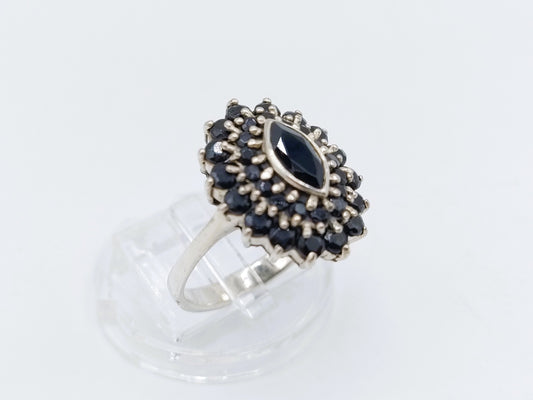 Zilveren ring met geslepen gitten, 18 mm