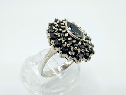 Zilveren ring met geslepen gitten, 18 mm