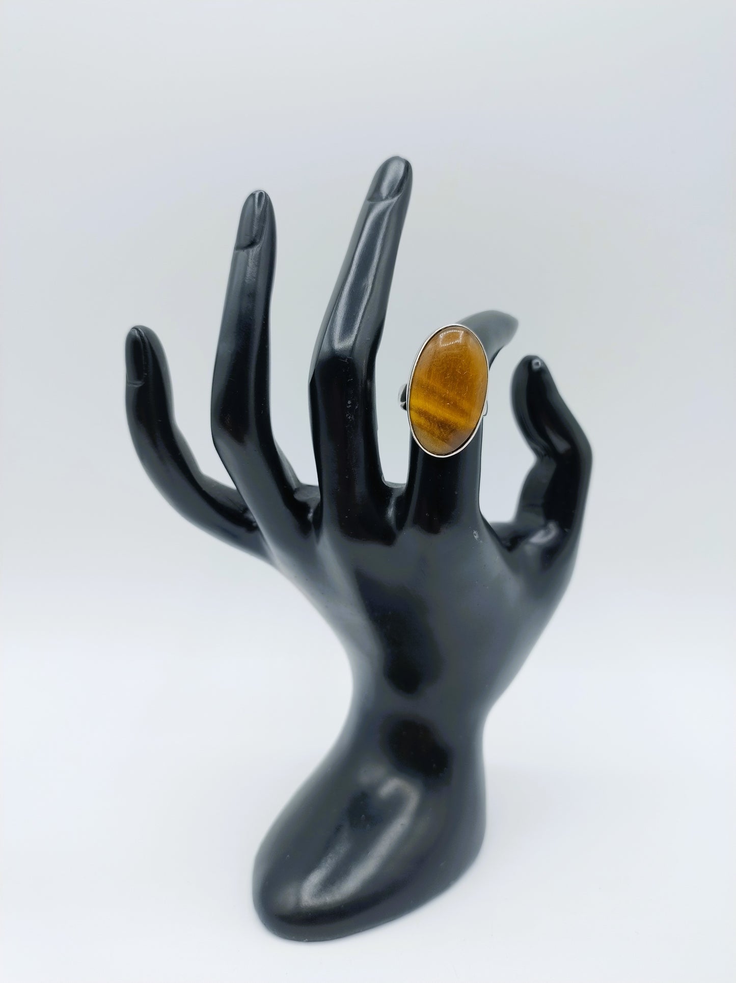 Zilveren ring met tijgeroog, 17,5 mm