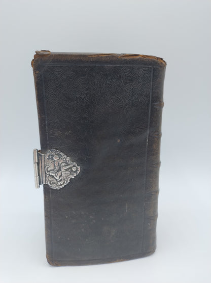 Bible with silver lock R. van der Wolde, Meppel, 1810