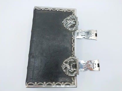 18e Eeuwse Bijbel met zilveren beslag en sloten, H.P. Kremer, Groningen, ca. 1808