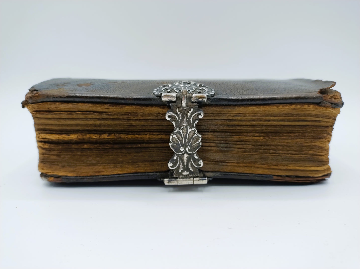 Antique Bible with silver clasp, Dordrecht, 1783