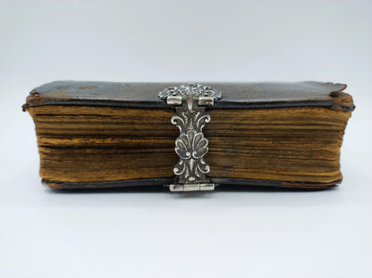 Antique Bible with silver clasp, Dordrecht, 1783