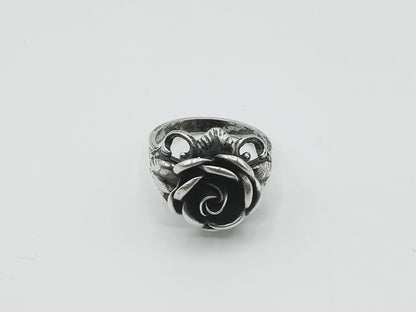 Zilveren bloemring met roos, 16.25 mm.