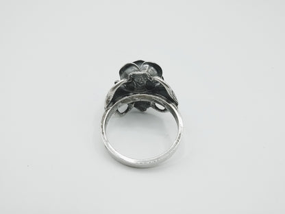 Zilveren bloemring met roos, 16.25 mm.