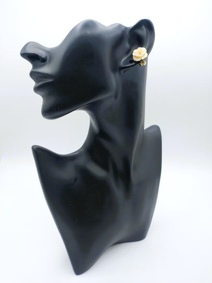 Vintage zilveren clip oorbellen met witte rozen