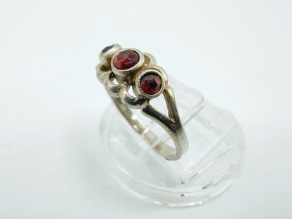 Zilveren ring met 3 granaten, 16,5 mm