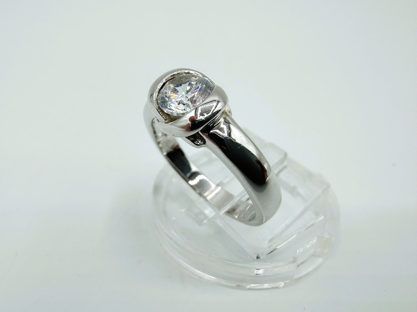 Zilveren ring met grote zirkonia, 17 mm