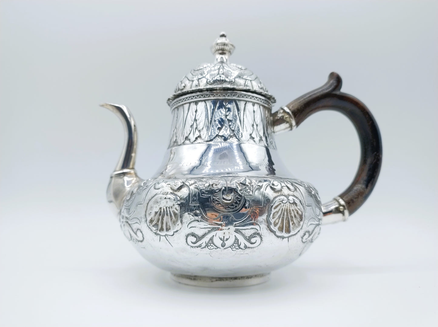 Silberne Teekanne, Isaac de Vries, Amsterdam, 1744