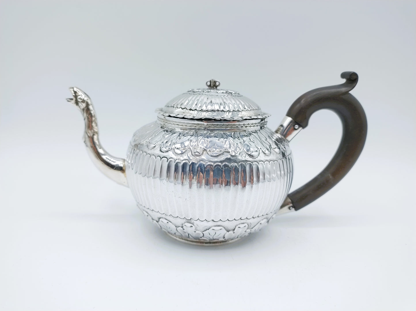 Silberne Teekanne, P. Schmidt, Leeuwarden, ca. 1820