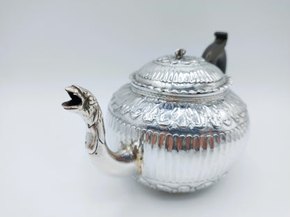 Silberne Teekanne, P. Schmidt, Leeuwarden, ca. 1820