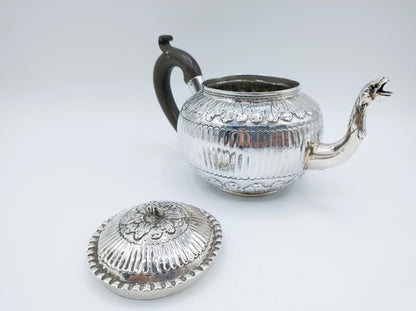 Silberne Teekanne, P. Schmidt, Leeuwarden, ca. 1820