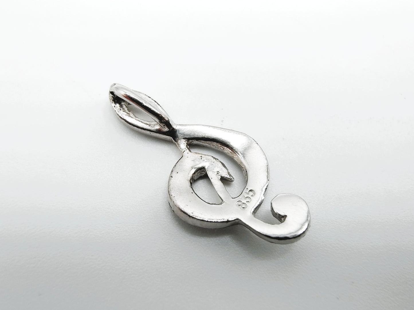 Zilveren hanger met markasiet, g sleutel, 835