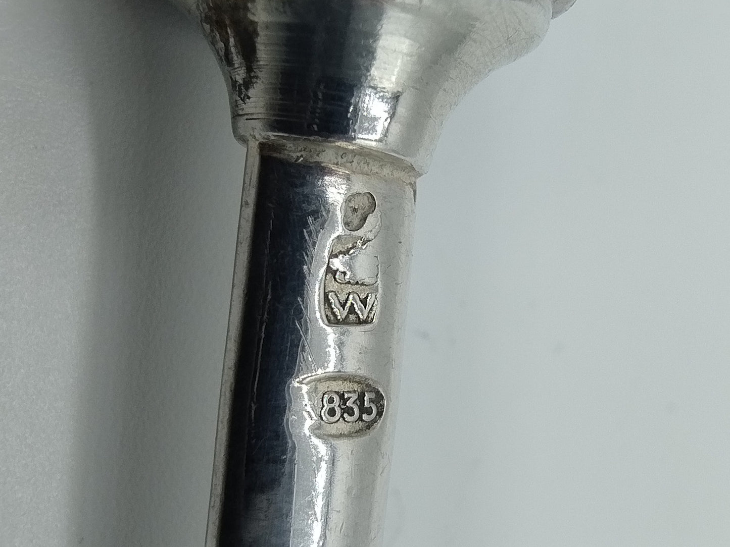 Zilveren vleespen met zwaan, 835
