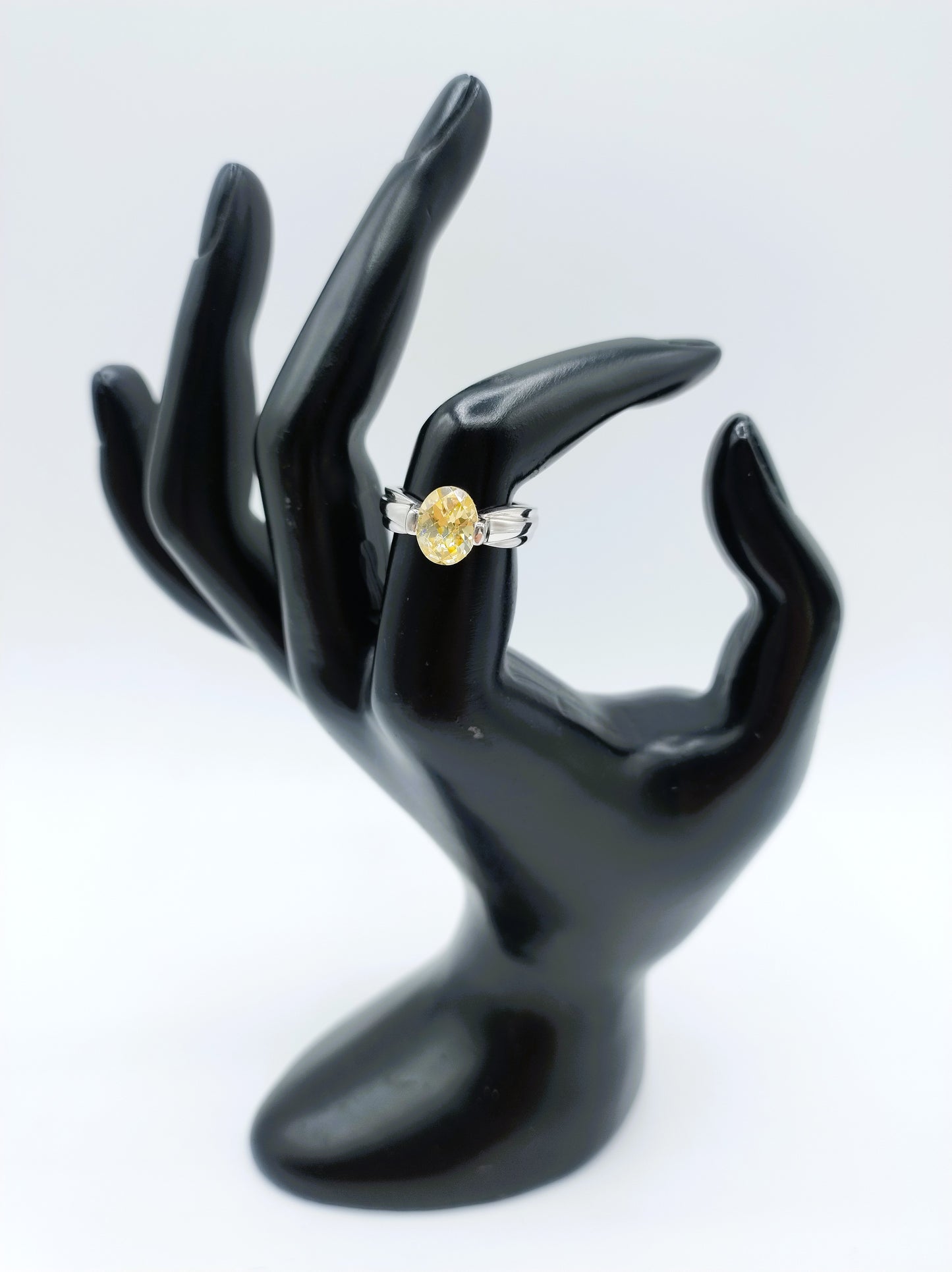 Zilveren ring met gele steen, 16.5 mm