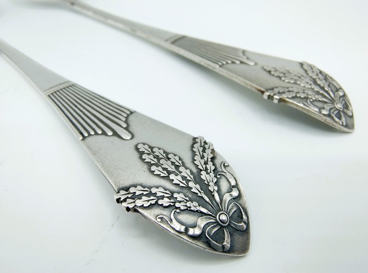 2 Zilveren vleesvorken, art nouveau, Fa. J.M. van Kempen, Voorschoten, ca. 1900