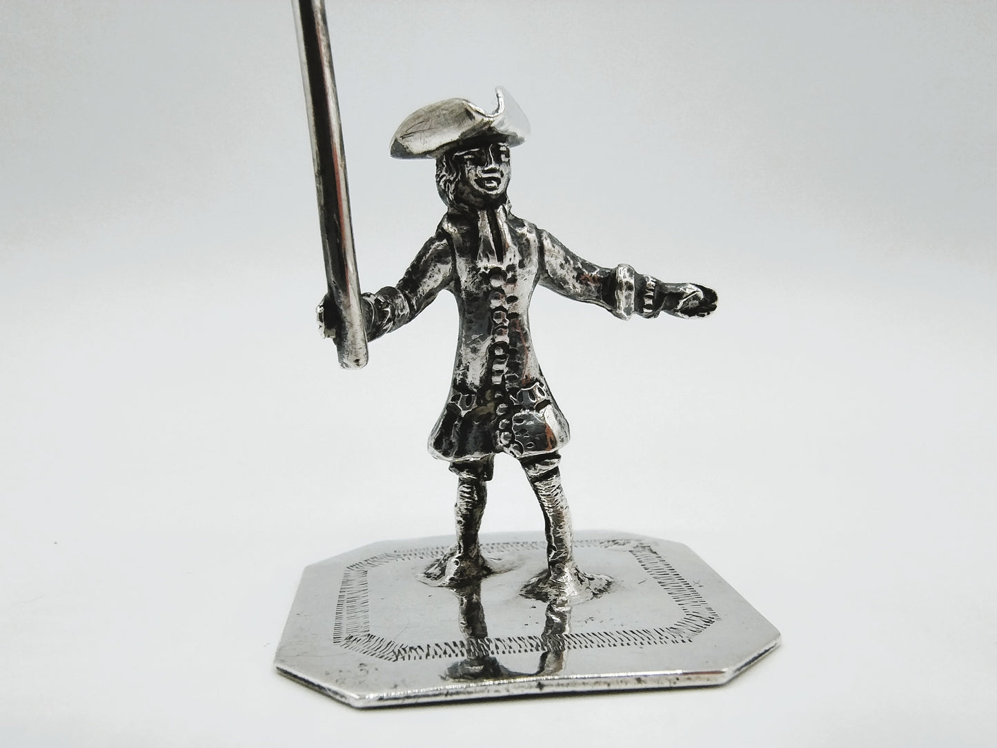 Zilveren miniatuur, man met molen, F. van Strant II, Amsterdam, ca. 1740