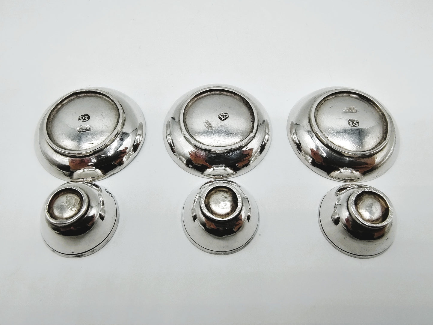 3 Zilveren borden en kommen, F. van Strant I, Amsterdam, ca. 1720