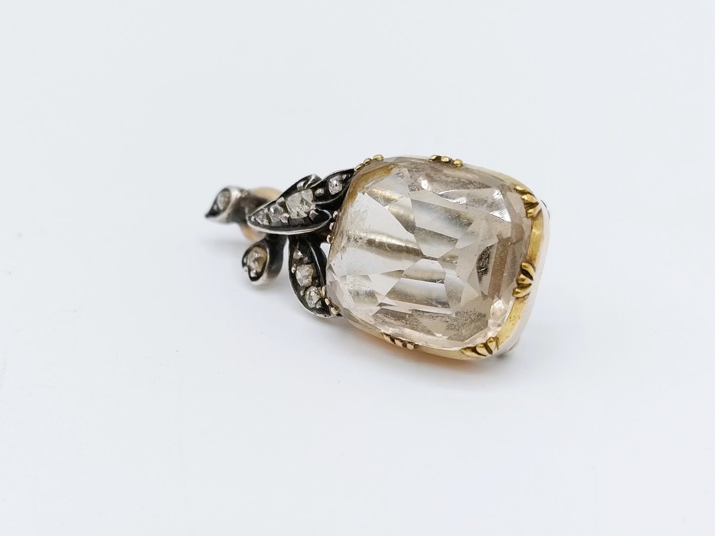 Gouden / zilveren broche met roosdiamanten