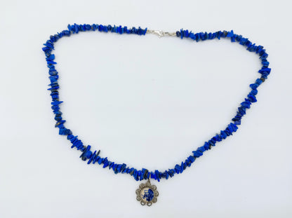 Lapis lazuli necklace with silver Delft blue pendant and clasp, 43.5 cm