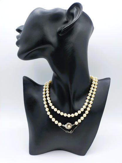 Pearl necklace with silver clasp, 81 cm