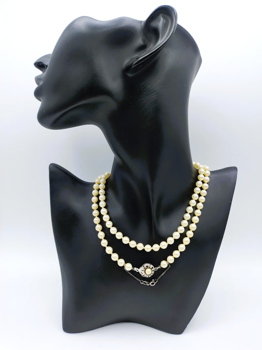 Pearl necklace with silver clasp, 81 cm