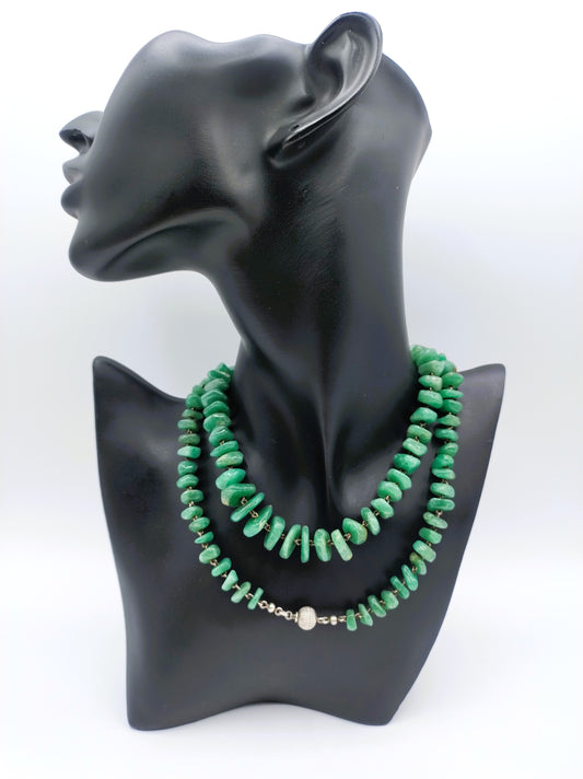 Vintage aventurine necklace with silver ball clasp, 73.5 cm
