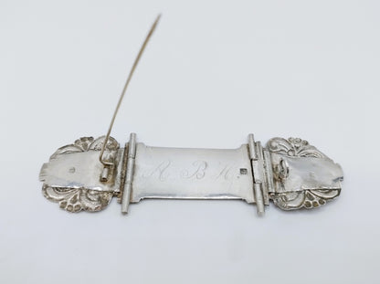 Zilveren bijbelslot broche, J. Kooiman, Schoonhoven, 1866