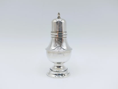 Zilveren zout- of peperstrooier, 1932